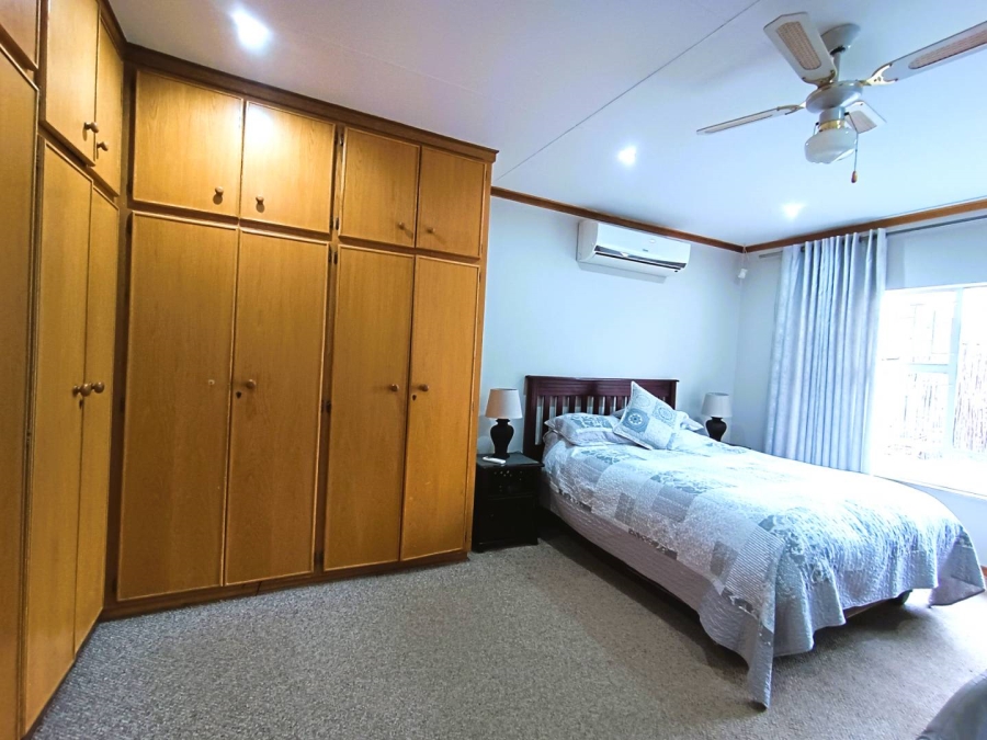 4 Bedroom Property for Sale in Langenhovenpark Free State